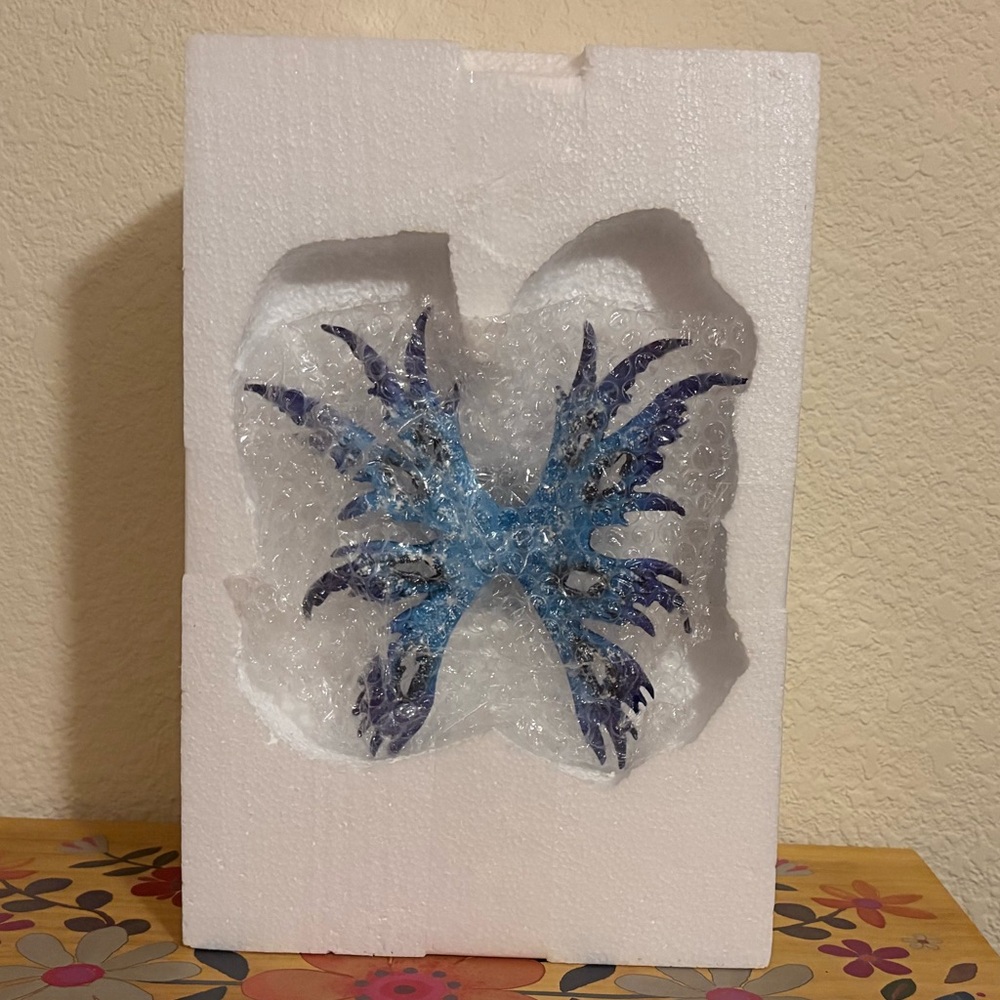 FC Design Blue Spring Fairy w/ Hummingbird Statue - Picture 6 of 8